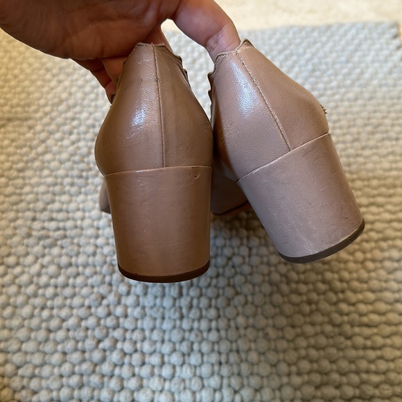 Chloe Lauren Scallopen Leather Nude block heel pumps - Picture 3 of 6